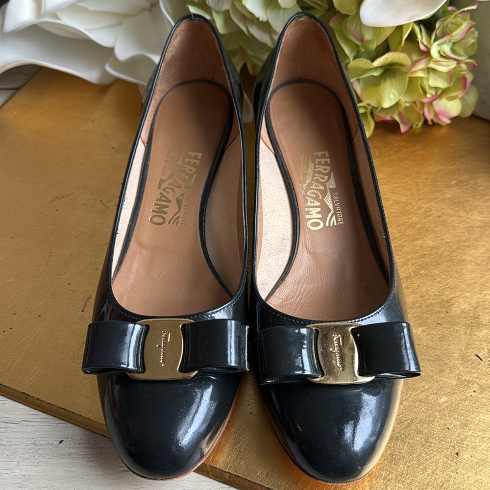 Salvatore Ferragamo Vara Bow Pumps in Patent Leather